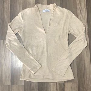NWOT CJLA CREAM V-NECK SWEATER